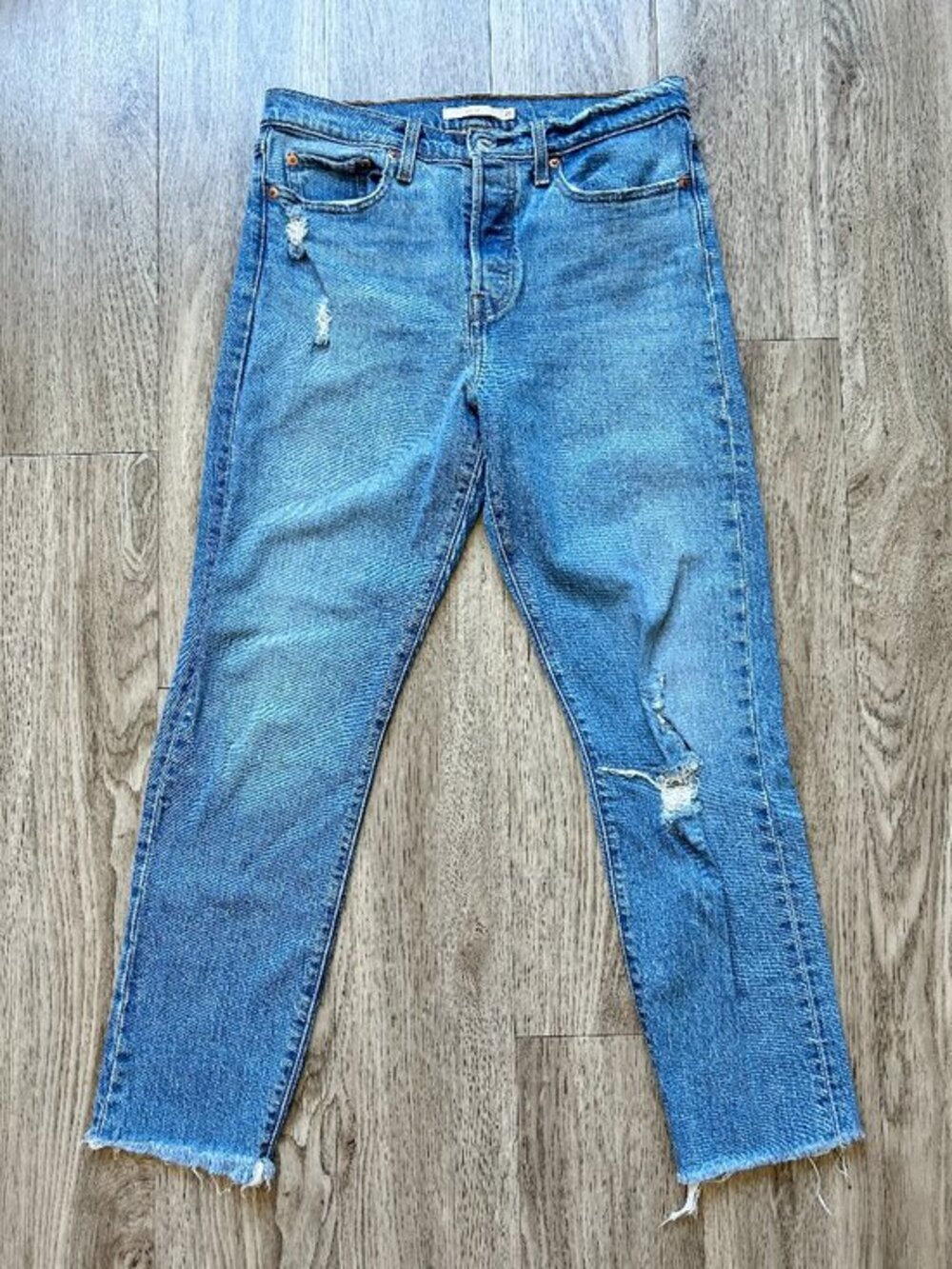 Levi's Big E Wedgie Distressed High Waisted Medium Wash Jeans Size 29